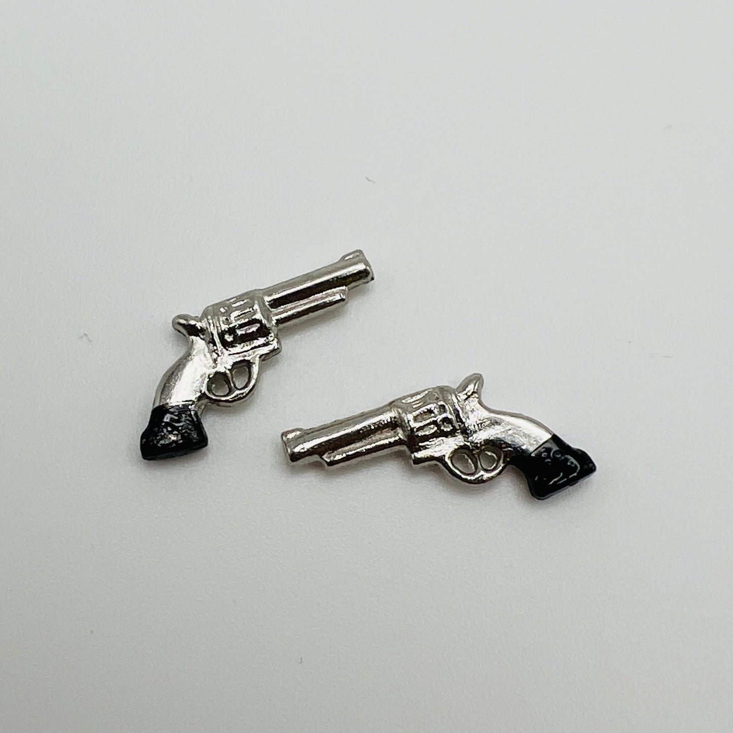 Set of 2 Pistols for Display - 1/12 Scale Dollhouse Miniature